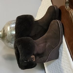 Woman's Naturally Australian EMU boots size U.S 7